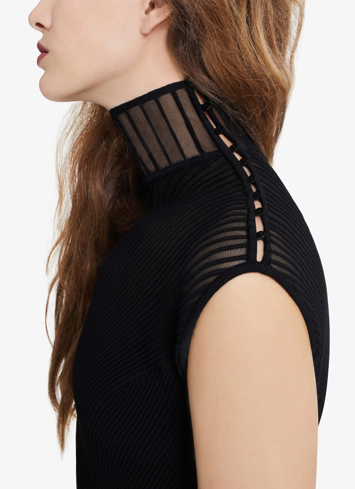 Robe longue semi-transparente à col montant  ALAÏA NOIR ROBE LONGUE SEMI-TRANSPARENTE À COL MONTANT